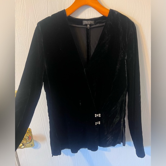 Rag & Bone Black Top Crafted of plush velvet SIZE SMALL - Picture 4 of 5
